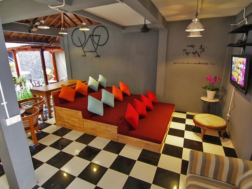 Kayun Hostel Downtown Kuta Lombok Esterno foto